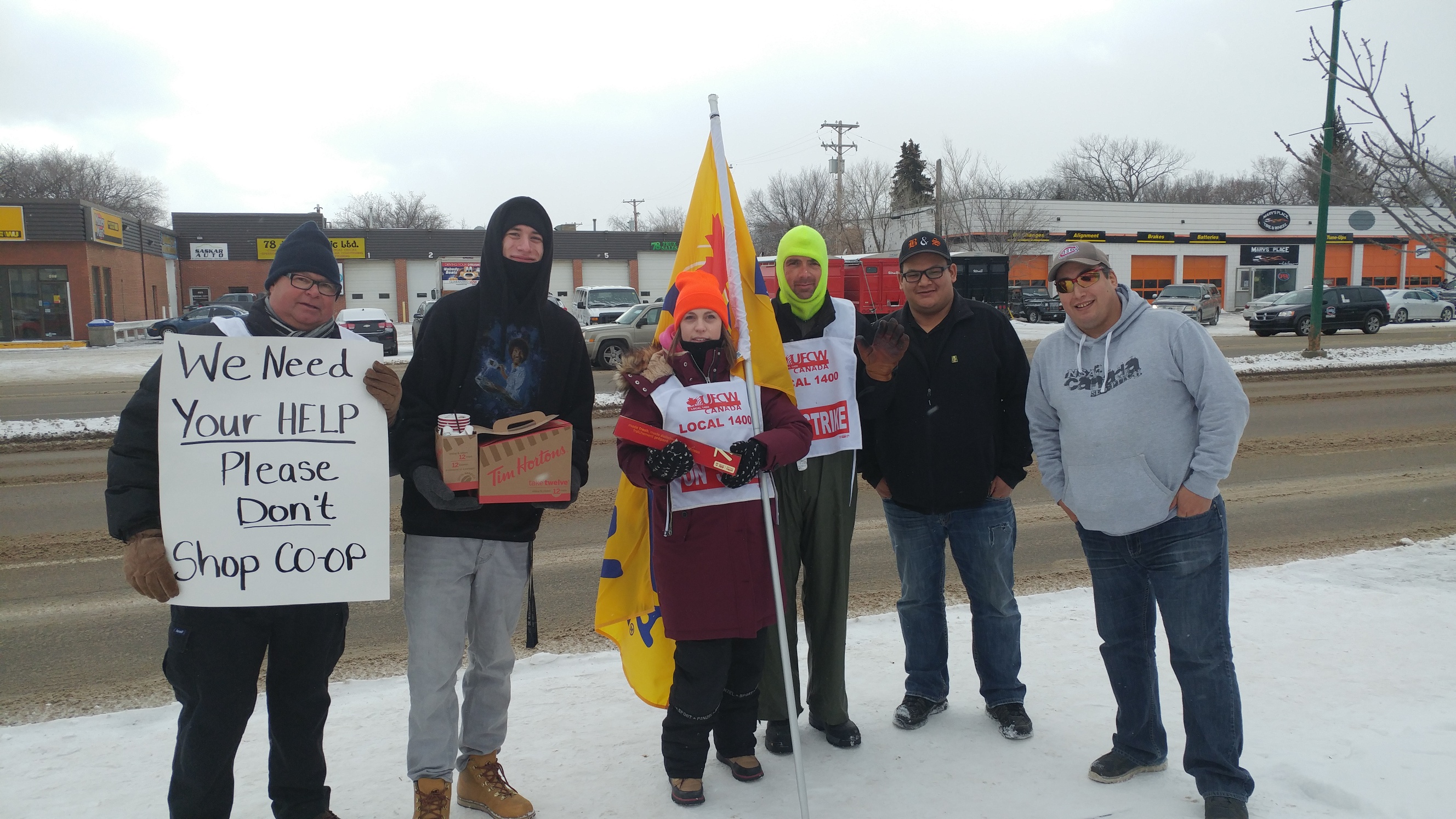 SGEU members support UFCW workers on strike